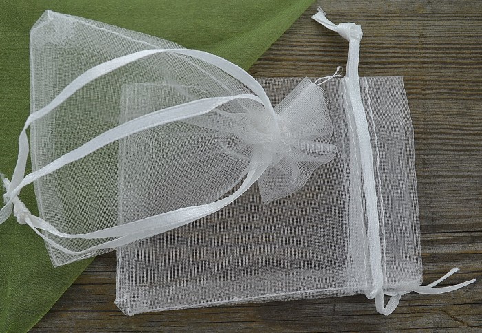 1060260 Woreczek z organzy 9*7cm biały 3szt