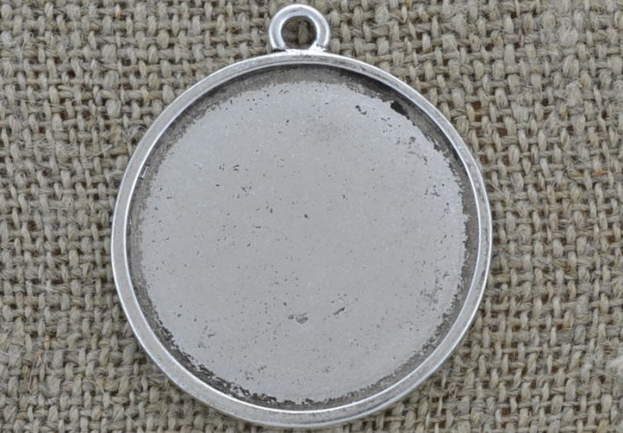 30164 Klasyczna baza medalionu w kolorze srebra na kaboszon 35mm