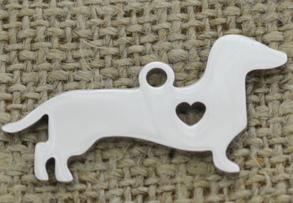 [307418] Zawieszka mała ze stali nierdzewnej pies w kolorze srebrnym