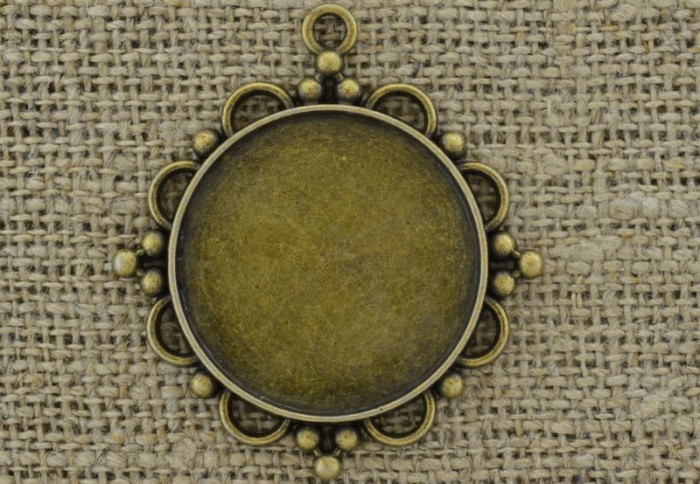 101179 Ozdobna baza medalionu w kolorze brązu na kaboszon 30mm