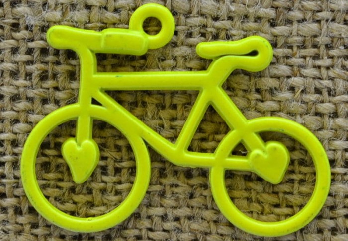 -0730 Zawieszka mała rower w kolorze neonowym cytrynowym
