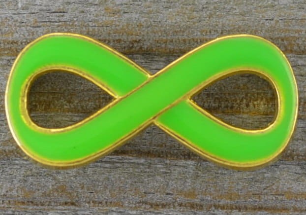 Element ozdobny łącznik znak nieskończoności emaliowany zielony
