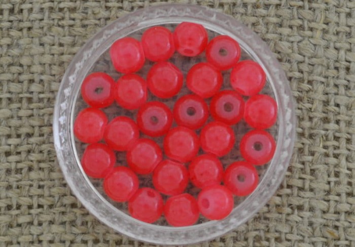 Koralik perełka gładka 4mm czerwona 30szt