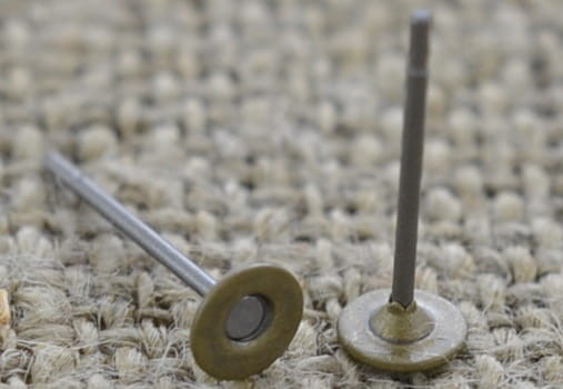 10425 Klasyczna baza kolczyka wkrętka w kolorze brązu z tarczą 4mm 10 par