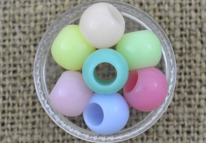 702516 Koralik akrylowy perełka mix pastelowych kolorów 10mm 15szt