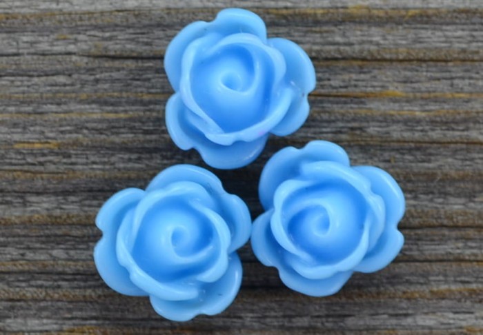 802302 Kaboszon kwiatowy różyczka 10x10mm błękitna