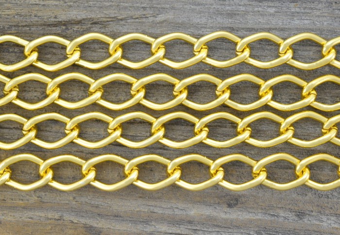 21113 Łańcuszek pancerka 14*9mm w kolorze złota 50cm