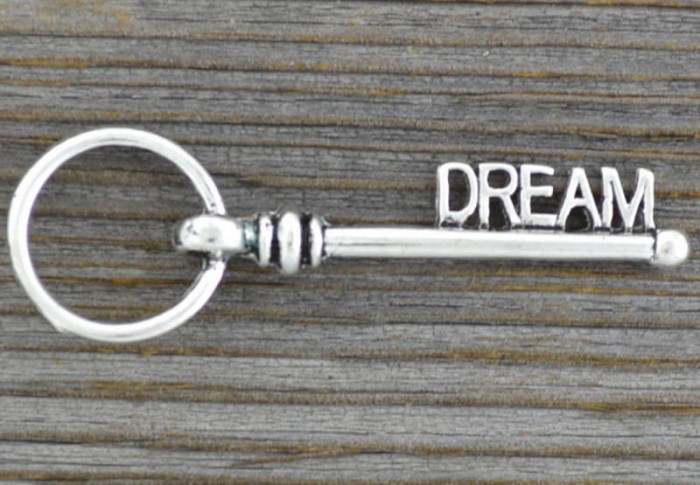 30846 Zawieszka duża klucz dream w kolorze starego srebra 