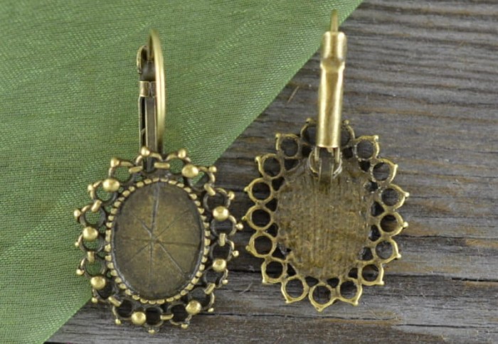 10445 Ozdobna baza kolczyka na biglu angielskim na kaboszon 14*10mm 