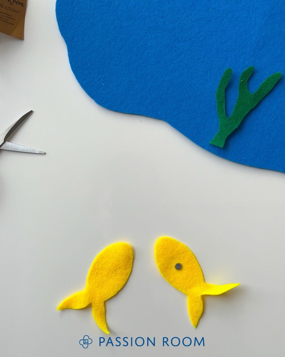 Dwie rybki wycięte z filcu z magnesem 