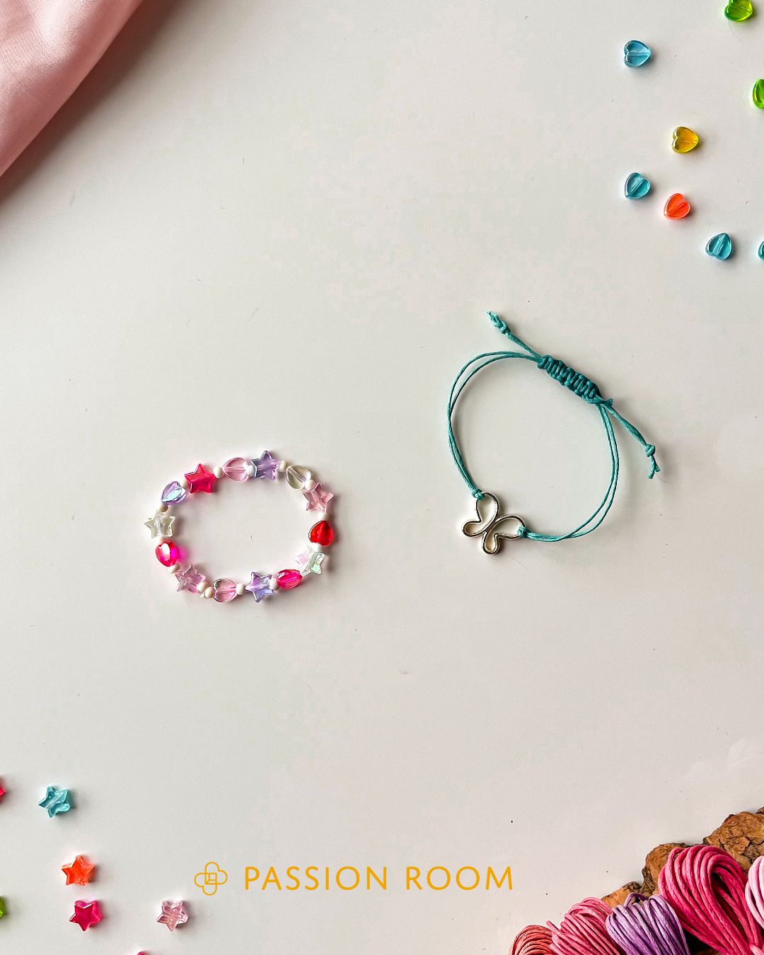 Bransoletka z koralików i bransoletka ze sznurka