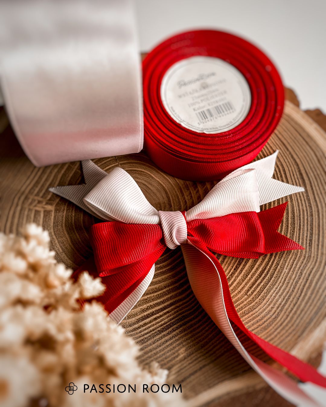 Kokarda w barwach patriotycznych